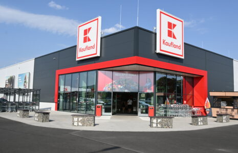 Gabionové lavičky – Kaufland – Lovosice